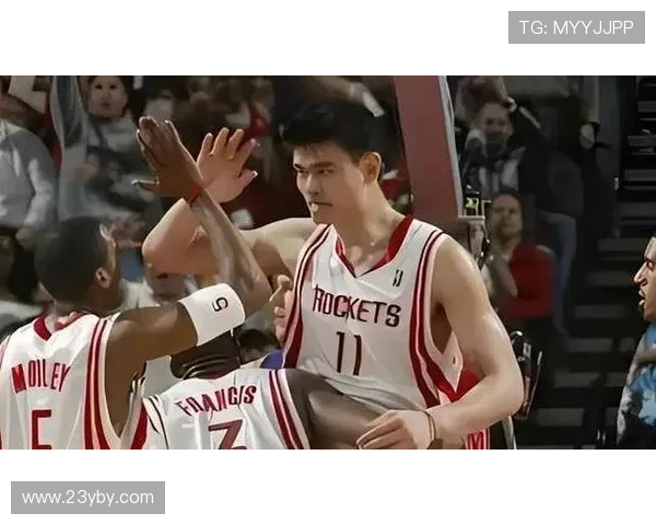 霍里与姚明的传奇篮球之路:从对抗到友谊的精彩故事 霍里与姚明的传奇篮球之路:从对抗到友谊的精彩故事