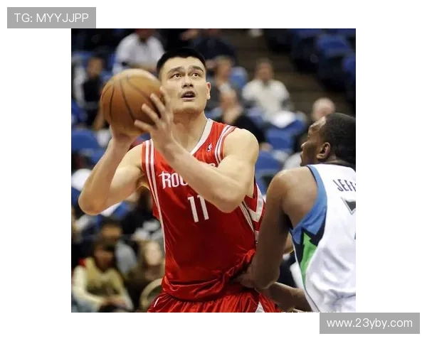 王春光与姚明的传奇故事:从篮球场到人生舞台的精彩交汇 王春光与姚明的传奇故事:从篮球场到人生舞台的精彩交汇